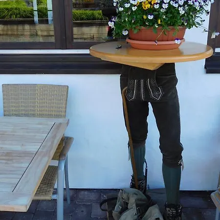 Kirchenwirt מלון